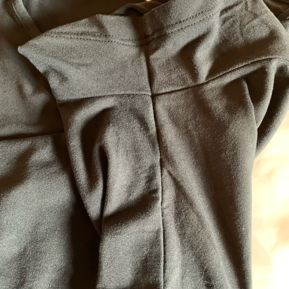 Worn once Alphalete ultra soft crop black top - Picture 8 of 9